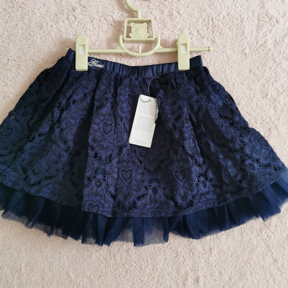 2/40 Guess little girl lace Skirts - Picture 4 of 11